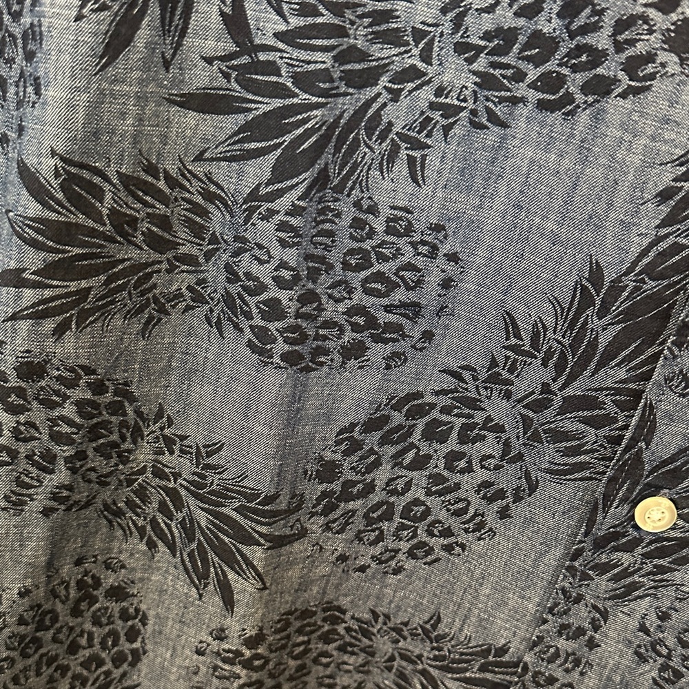 Banana Republic Men's 100% Cotton Pineapple Print Button-Down - Dark Blue XLT - Picture 4 of 4
